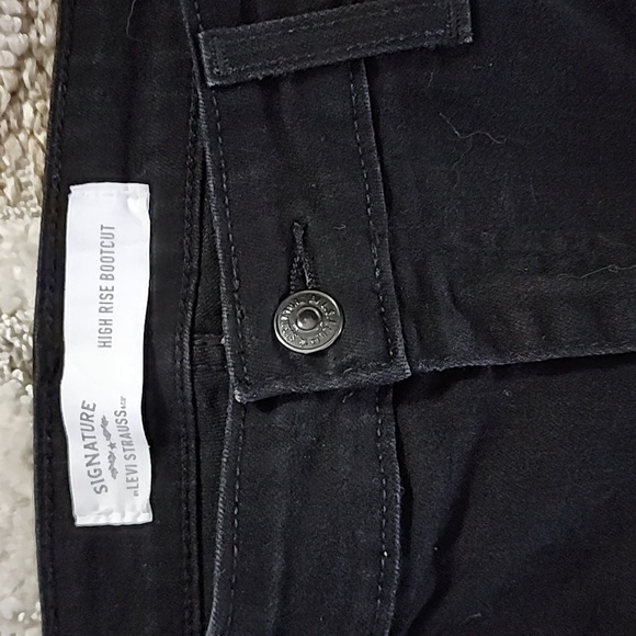 Signature Levi High Rise Bootcut Black Jeans Size 14 - Picture 2 of 6